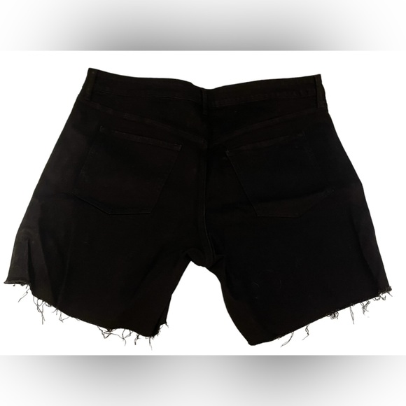 🔥⚫️NWT OLD NAVY size 22 frayed hem black denim shorts! Classic & stylish - Picture 2 of 8